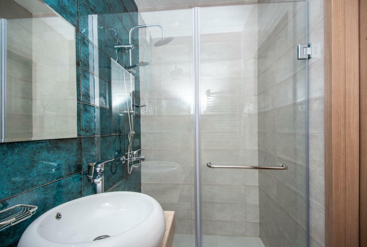 Tonusi Luxe Hotel In The Historic City Center Tbilisi Exterior photo
