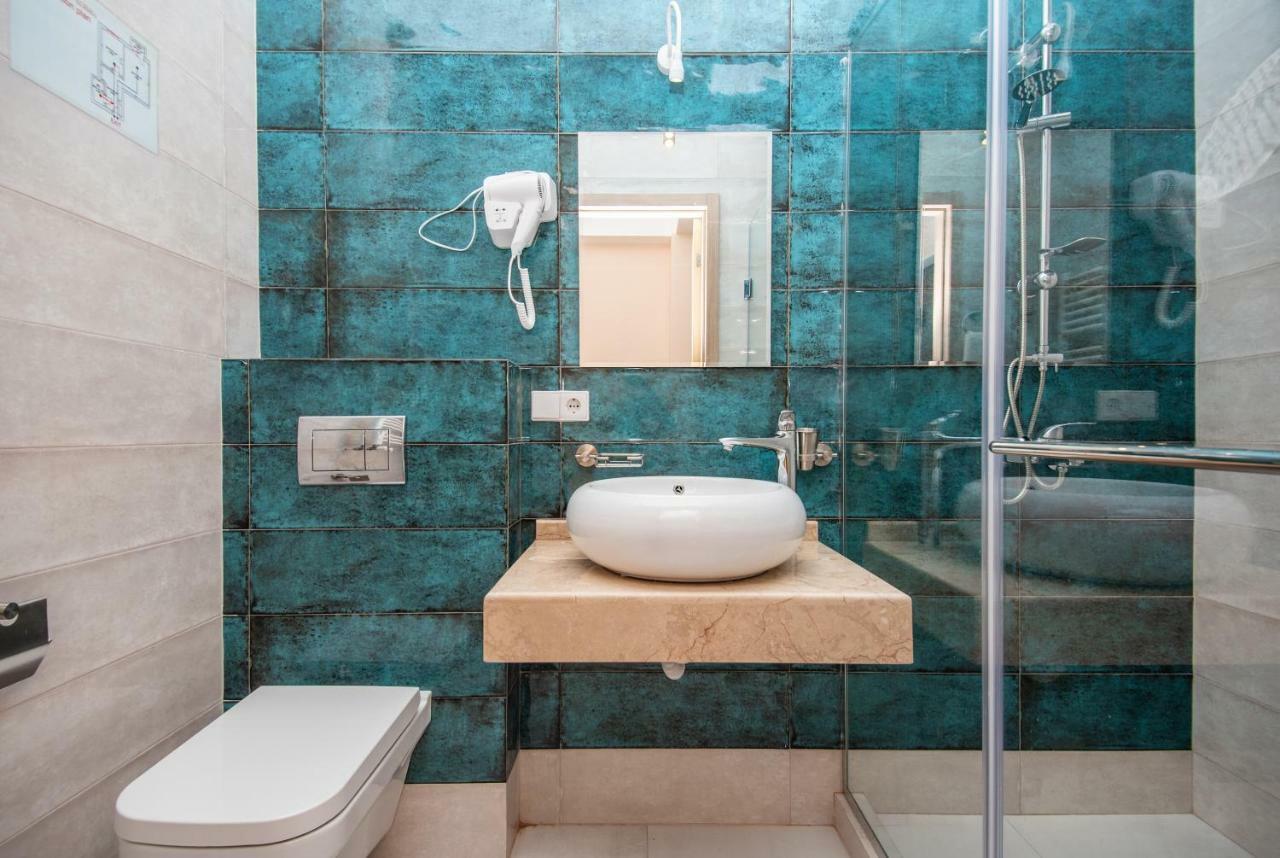 Tonusi Luxe Hotel In The Historic City Center Tbilisi Exterior photo